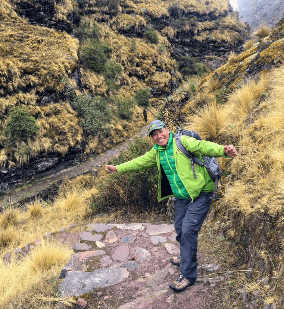 Alpaca Expeditions Macchu Picchu Tour Guide Inca Trail